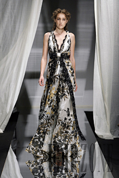 surired采集到ZUHAIR MURAD
