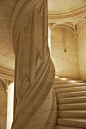 尚博伊城堡是法国最具辨识度的城堡之一，在这里，莱奥纳多·达·芬奇的建筑和设计成为了现实，这里的双螺旋楼梯就是他的设计 ​​​​