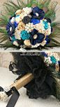 #复古胸针手捧花# 新娘的胸针手捧花，在孔雀蓝、黑色、宝蓝色、蓝绿色和咖啡色的神秘搭配 http://t.cn/zQ0JNzp (共2张图片)