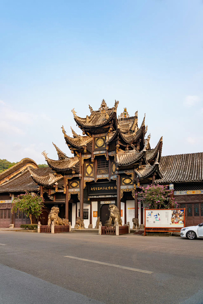 自贡西秦会馆，国保第3批 现为自贡盐业历史博物馆 古建筑超话 西秦会馆，为清初由陕西籍盐商集资兴建，兼具关帝庙及会馆功能。大门为四重屋檐的楼阁 ...