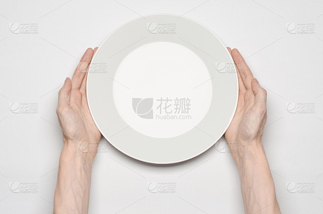 餐厅和食物主题:人的手显示手势在一个空白...