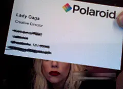 Lady Gaga
雷的嘎嘎！
名片上写的什么？创意总监？@北坤人素材