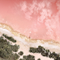 三张全新壁纸采用空中摄影的方式，为用户呈现了世界不同地方的海边美景，在即将进入盛夏之时，更能唤起人们对蓝天大海的向往。这款壁纸的标记是rose-gold（玫瑰-金）

