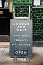 LABOUR AND WAIT是東#伦敦#壹家街角的#杂货店#。產品貼近生活、價格合適。這裏售賣的產品都是店主在世界各地收集的簡單而美感的#生活#物件。