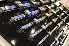 直线电机导轨和LM导轨
