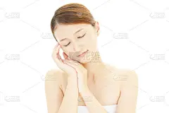 轻松的漂亮的女人。