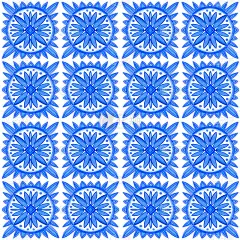 水彩蓝色瓷砖无缝模式孤立的白色背景。手绘民间装饰画。