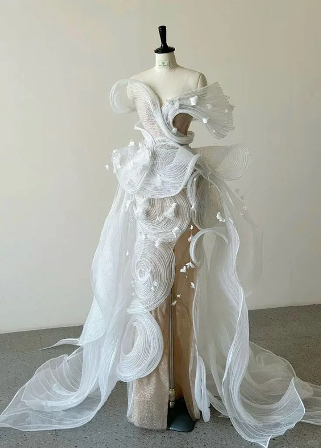 鱼骨廓形时装设计/服装毕设灵感 - 小红...