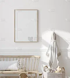 模拟框架在儿童房与天然木制家具，农舍风格的室内背景