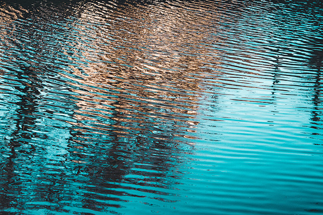 Reflective Ripples :...