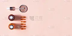 脸部精华和脸部安瓿抗衰老的皮肤护理在家在柔和的背景