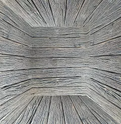 木头墙。空的房间。文字和图片的空间