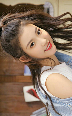 5uzzi采集到漂亮妹妹✨