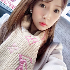 我不是权志猴采集到云想衣裳花想容，春风拂槛露华浓