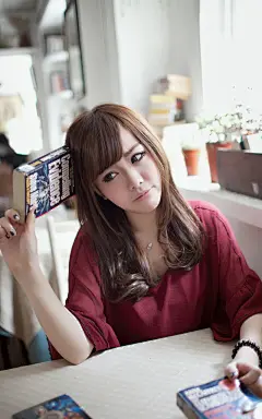 小美女清新咖啡店写真手机壁纸_手机壁纸论坛_太平洋电脑论坛