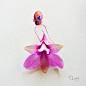 来自马来西亚艺术家Limzy的创意花卉插画作品，她将水彩和花瓣相结合，用水彩勾勒出这些曼妙的身姿，再配上优雅大方的鲜花裙子，真的美的让人无法言语。很不错的手工插画，想看更多Limzy的作品，可以关注她的Instagram账号：lovelimzy
