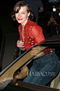 当地时间8月1日，米拉·乔沃维奇 (Milla Jovovich) 和丈夫Paul W.S. Anderson在西好莱坞外出。