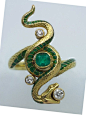 2024 Trend Fashion Golden Winding Snake-Shaped Diamond Emerald Men's Ring Cool Stuff Gothic