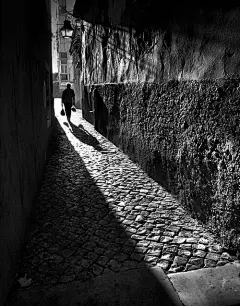 Rui Palha - A bit of lighting, Portugal From “Street Photography” - by Rui Palha: