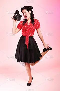 海报女郎美式复古女性相机