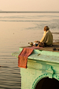 my-spirits-aroma-or:

peace… at the River Ganges
