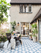 Emily-Henderson_House-Beautiful_Courtyard_Tile_Modern_English_Country_9