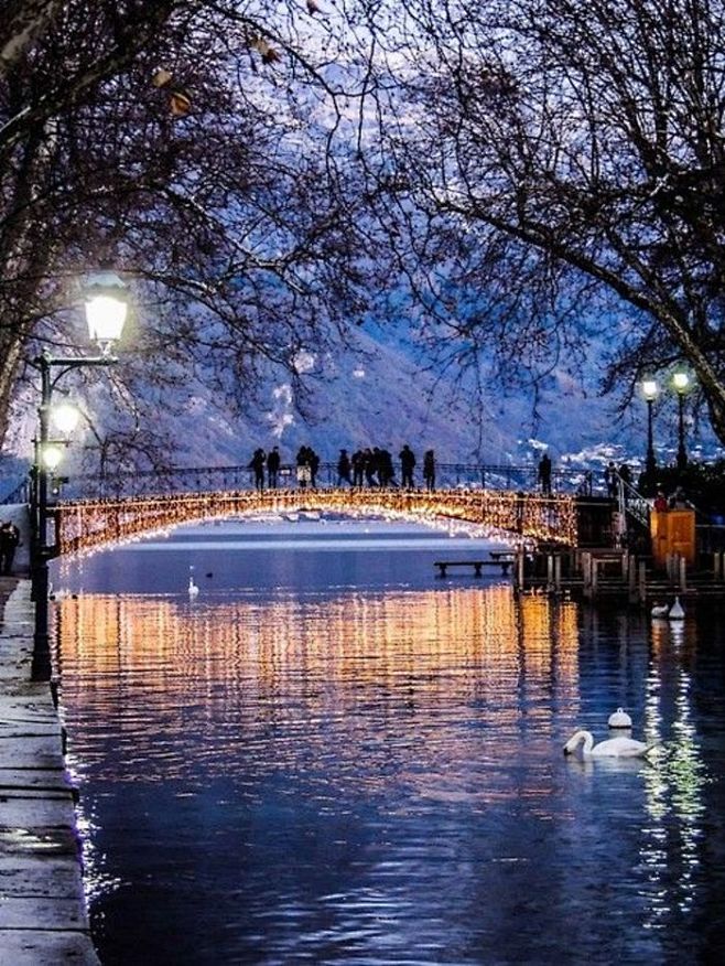 Pont des Amours, Ann...