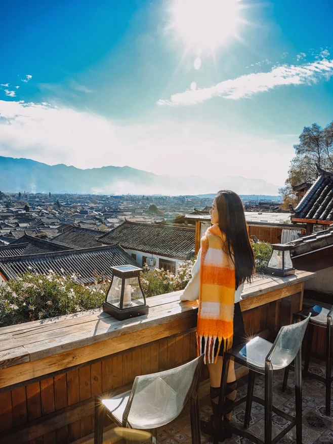 这张图是你露台拥有的风景，也是丽江的阳光