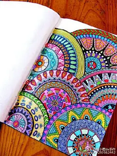 #猫小君de图片分享# 手绘mandala【（佛教和印度教的）曼荼罗，坛场】瓦拉大人告诉我这个在心理学里也是治疗抑郁症的一种方法。我可没有抑郁症啊！就是看着好看啊~！当然，没有抑郁症的人也是可以画的，因为这也是与心灵沟通的一种方法，画的时候就是要随心。非要说有什么讲究，那就是对称。