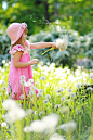 Фотография girl have fun with dandelions автор Olena Zaskochenko на 500px: 
