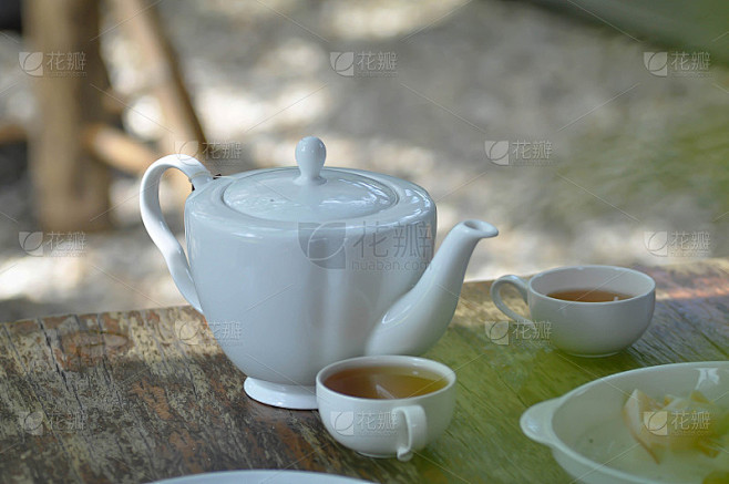 茶杯和茶壶