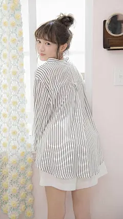 氧气美女丸子头清新写真图片手机壁纸