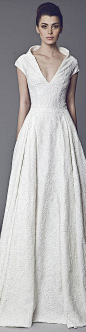 I love the cut on this, details on this gown is simple yet elegant. Gown by Tony Ward Fall-winter 2014-2015-Lottie.B: 