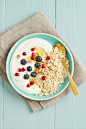 Breakfast oats with berries