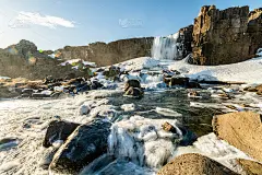Oxararfoss，位于冰岛雷克雅未克市附近的Thingvellir国家公园的著名瀑布。它很难流动