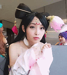 #王者荣耀cos# 貂蝉小姐姐上线！
斗鱼主播@狐狸笨笨笨 在某活动中的COS美图来啦！
“想欣赏妾身的舞姿吗？”
“不要爱上妾身哦！！！”
更多#王者荣耀#精彩内容在这里！网页链接 ​
