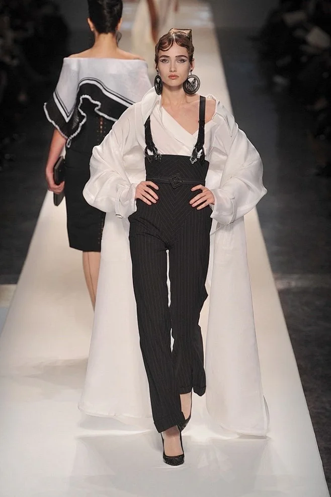 Jean Paul Gaultier Spring 2009 -花瓣网