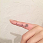 tattoo* 手指上的小纹身