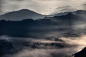 清晨薄雾弥漫的美景，一起净化一下灵魂！




波兰摄影师Boguslaw Strempel在波兰以及捷克共和国境内的山谷中通过长时间曝光刻画出云雾随光线不断变化的轨迹，捕捉到了清晨薄雾弥漫的美景。