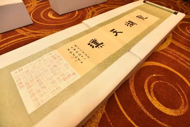地产界首个奢侈品发布会，龙湖的“顶级之路...