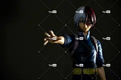 蓝发男性动漫人物