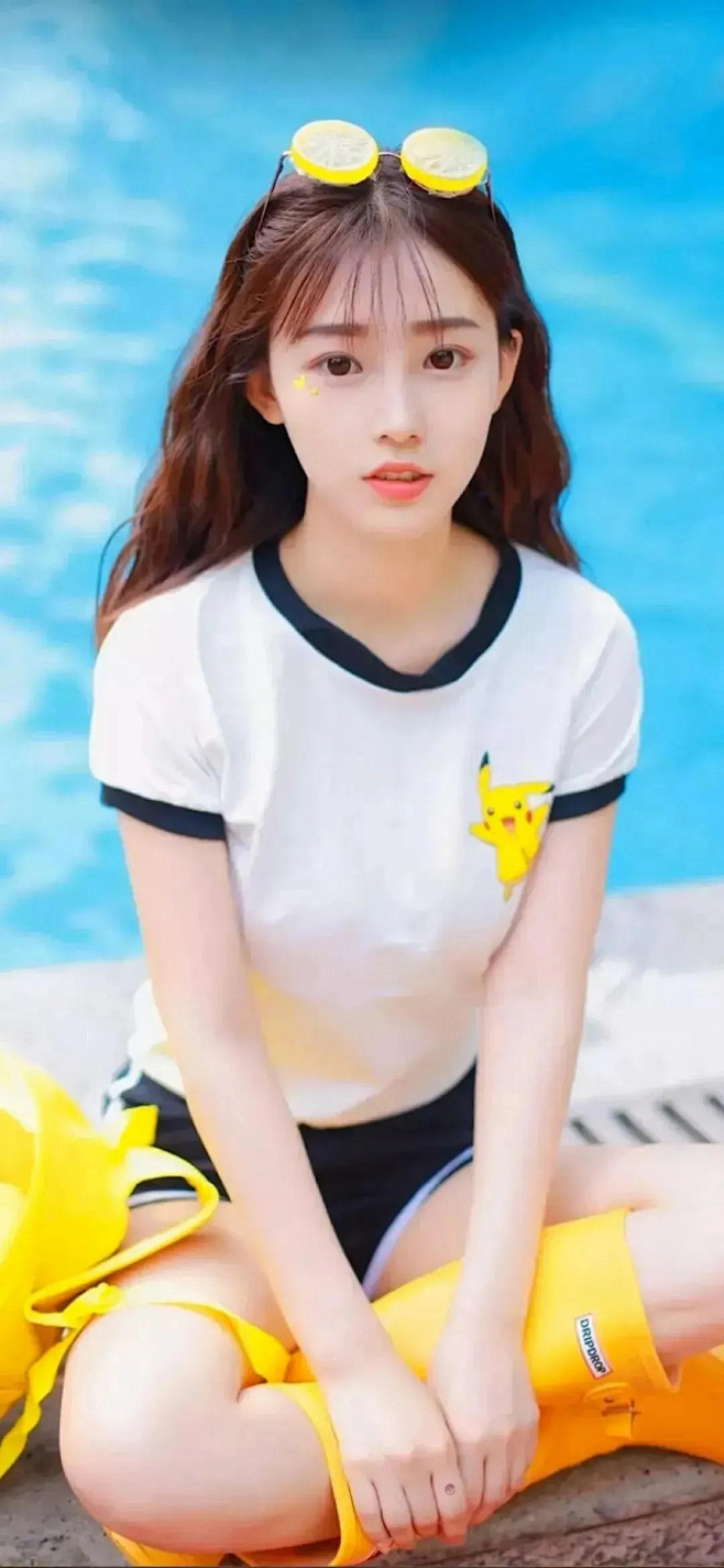 2020-12-11 08:26:44全面屏墙纸【渣男美女壁纸】女孩子于炀(youth)同