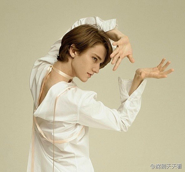 #动漫#美国小哥Julian MacKa...