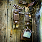 木门与旧锁由Pavlo Vakhrushev在500像素