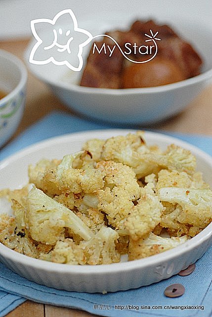 香酥菜花

原料：菜花，黄油，面包糠...
