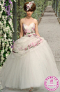欧式春季新娘婚纱礼服 给你不一样的时尚气场_新娘婚纱礼服