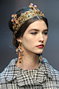 Dolce & Gabbana｜别低头，皇冠会掉