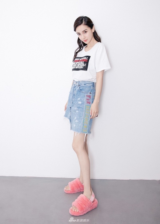 angelababy最新写真秀笔直长腿可盐可甜尽显青春活力67676767