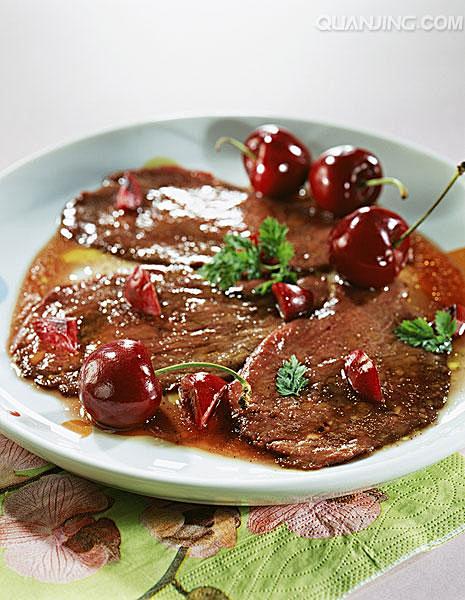 大口吃肉