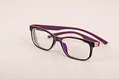 紫色方框眼镜护眼爱眼日近视眼摄影图